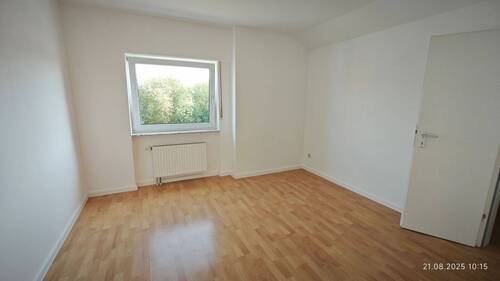 2. Zimmer (1) - Etagenwohnung mit 95,60 m² in Waltershausen zur Miete