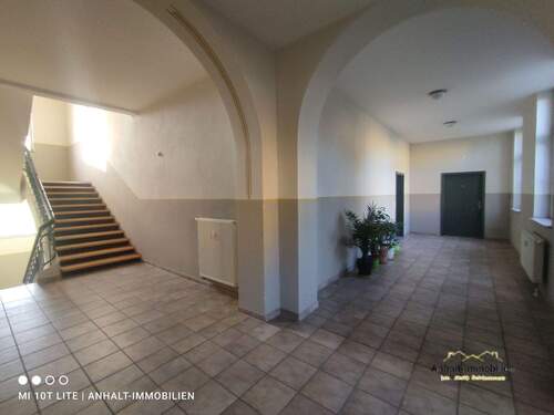 Hausflur (2) - Etagenwohnung mit 66,90 m² in Bitterfeld-Wolfen OT Wolfen zum Kaufen
