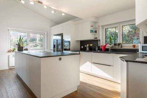 neue hochwertige Einbauküche - 