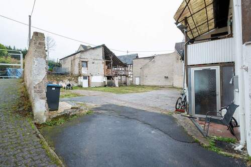 Sicht aufs Grundstück - Mehrfamilienhaus, Wohnhaus mit 200,00 m&sup2; in Bad Neuenahr-Ahrweiler zum Kaufen