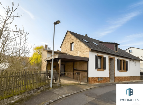 Außenansicht mit Carport - 