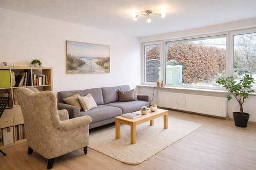 Wohnzimmer - 5 Zimmer Reihenmittelhaus zum Kaufen in Leer