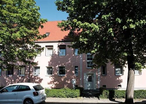 Außenansicht - 2 Zimmer Etagenwohnung zur Miete in Oschersleben