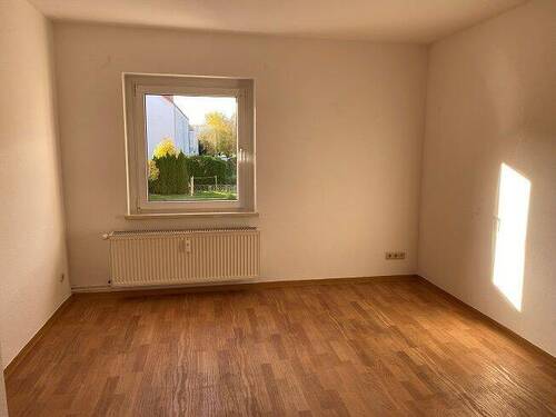 Wohnzimmer - 2 Zimmer Etagenwohnung in Oschersleben