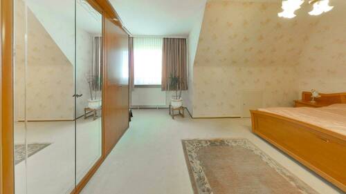großes Schlafzimmer - 