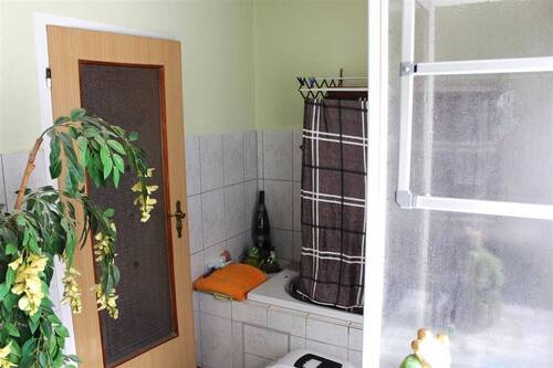 Wanne und Dusche - 