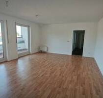 Lichtdurchflutete 3-Zimmer-Wohnung mit Loggia - Waltershausen
