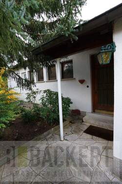 Eingangsbereich - Einfamilienhaus mit 184,00 m² in Kronach zum Kaufen