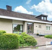 Stade-Innenstadt: Für alle, die das Wohnen nicht so eng sehen! Großes EFH in exponierter Lage