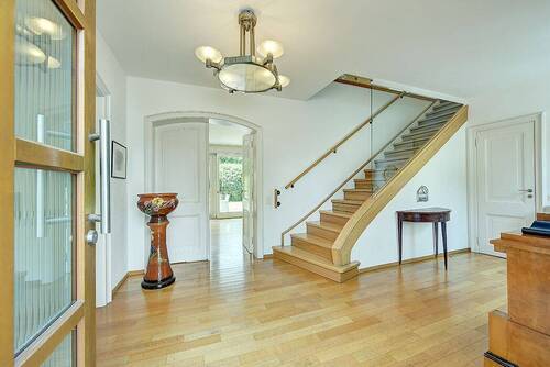 Eingang - Einfamilienhaus mit 270,00 m&sup2; in Düsseldorf zum Kaufen