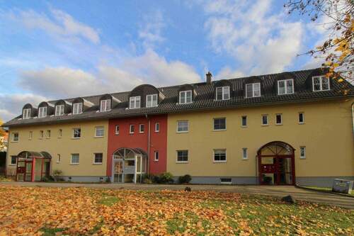 Hausansicht 04 - *Bezugsfrei!* 3-Zimmer-Maisonette-Wohnung mit Balkon