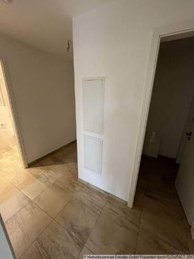 Flur - Schöne und moderne 2-Raum Wohnung mit Badewanne in Johannstadt !!! - 2 Zimmer Etagenwohnung zum Kaufen in Dresden