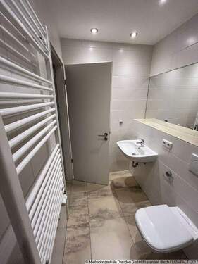Badezimmer - Schöne und moderne 2-Raum Wohnung mit Badewanne in Johannstadt !!! - 