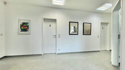 Flur nach dem Eingangsbereich - 