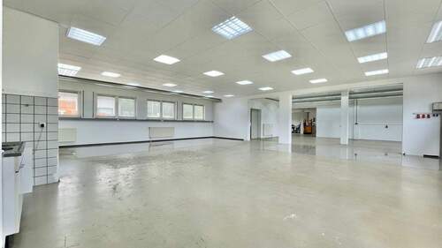 Fertigungshalle Altbau - Halle in Zirndorf zum Kaufen