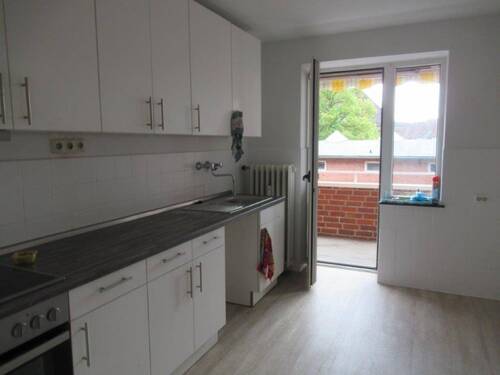 Küche - 2-ZW mit Balkon am Ziegelteich 35 in Kiel zu vermieten! OTTO STÖBEN GmbH