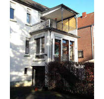 Zum Verkauf bieten wir an: ein großes Wohnhaus (Altbau) mit 3 Wohnungen und 2 Garagen in stadtnaher Wohnlage - Bünde Ennigloh