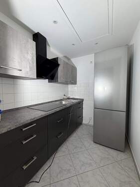 Moderne Küche mit Geräten - 