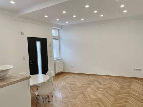 Wohnzimmer.jpg - Kleinweidenmühle ! Chice 3-ZW mit 59 m², Parkett, Erdgeschoss mit kleinem Garten