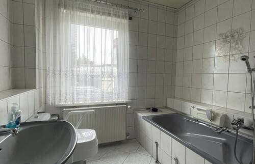 Wannenbad im EG - 