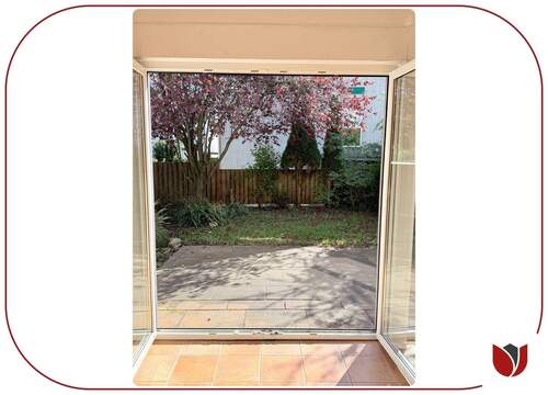 Blick in den eigenen, kleinen Garten - 