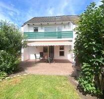 Henstedt-Rhen DHH auf 500m² herrlichem Grundstück, 2 Bäder, Balkon, Doppelcarport etc. € 299.500,- - Henstedt-Ulzburg