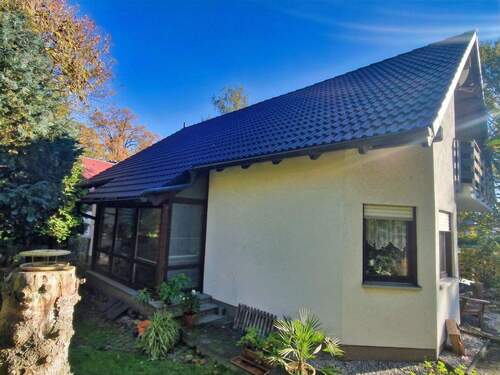 Haus Seitenansicht - 6 Zimmer Einfamilienhaus zum Kaufen in Altenburg