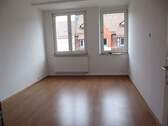 Wohnzimmer.JPG - Nähe Pillenreuther Straße ! 3-Zi.-Altbau-Whg. 73 m², Balkon mit 6,5 m², Laminatböden, 4.OG ohne Aufzug
