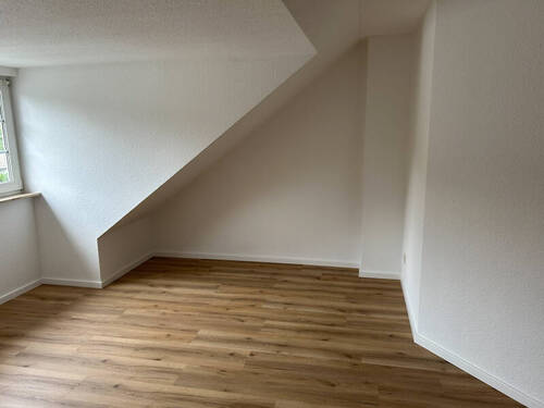 Schlafzimmer mit Arbeitsbereich - 