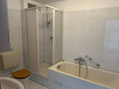Bad mit Dusche und ... - 