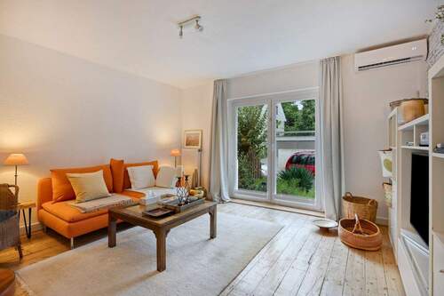 Wohnzimmer - 2 Zimmer Doppelhaushälfte zum Kaufen in Düsseldorf