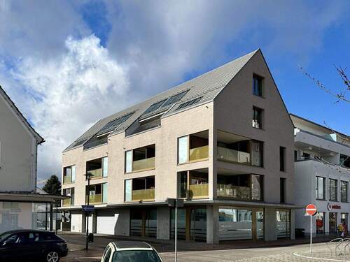 Hausansicht - 3 Zimmer Etagenwohnung zur Miete in Illertissen