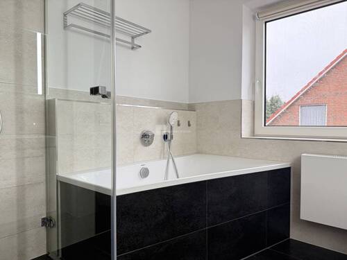 Die schöne Wanne mit Ausblick - 