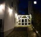 Eingang bei Nacht - 
