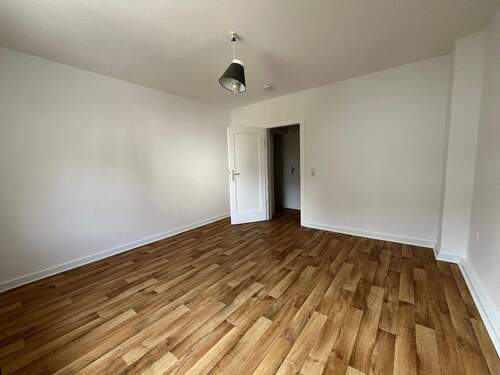 Zimmer 2 - 