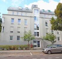 Renovierungsbedürftige Komfortwohnung mit Terrasse, Tiefgaragenplatz sowie GemeinschaftsschwimmbadSauna - Berlin Niederschönhausen