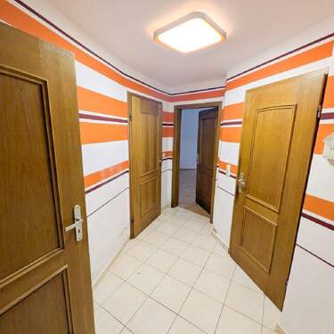 Souterrain - W1 - Flur - 