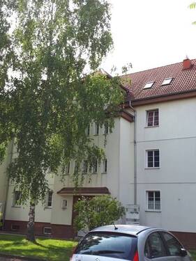 Hausansicht - Hier ist wirklich schön:-) - 385,00&nbsp;EUR Kaltmiete, ca.&nbsp; 63,90&nbsp;m&sup2;&nbsp;Wohnfl&auml;che