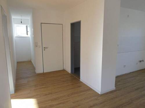Eingangsbereich - 4 Zimmer Etagenwohnung zur Miete in Baiersdorf