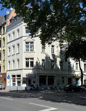 Hausansicht - 1 Zimmer Mehrfamilienhaus, Wohnhaus in Köln