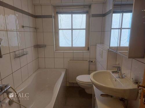 Vorderhaus EG Bad - 