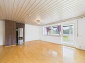 Wohnbereich mit offenen Kamin - 4 Zimmer Mehrfamilienhaus, Wohnhaus in München