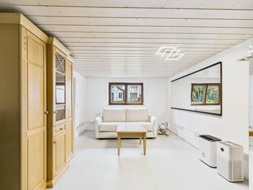 Hobby-/Wohnraum im Souterrain mit Tageslicht - 