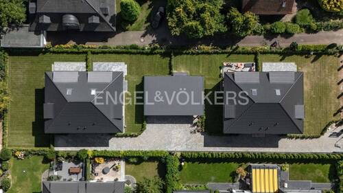 Vogelperspektive - Doppelhaushälfte mit 120,00 m&sup2; in Großhansdorf zum Kaufen