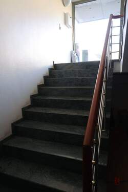 Treppe_Hausflur.JPG - 