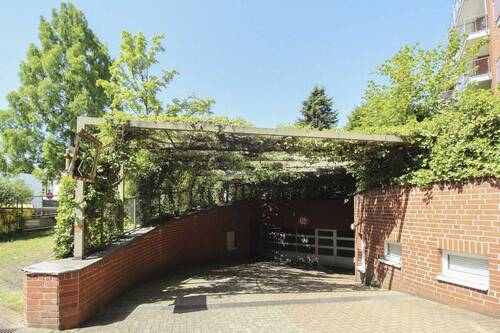 Tiefgarageneinfahrt - 