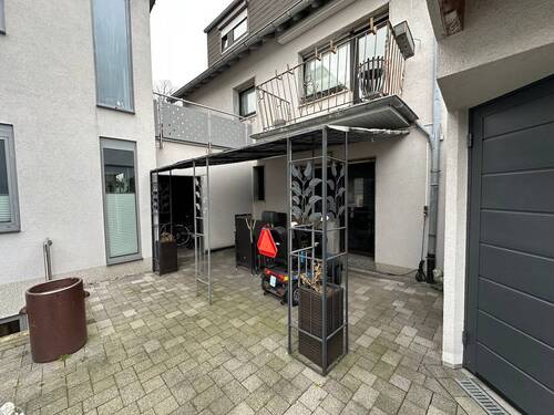 Terrasse Wohnung Erdgeschoss - Mehrfamilienhaus, Wohnhaus mit 155,00 m&sup2; in Neuss zum Kaufen