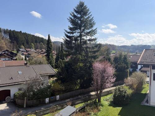 Ausblick vom Balkon - Hier lässt es sich leben... - 425.000,00&nbsp;EUR Kaufpreis, ca.&nbsp; 82,30&nbsp;m&sup2;&nbsp;Wohnfl&auml;che