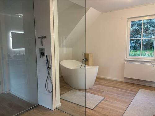 Bad - Einfamilienhaus mit 181,50 m² in Wiesbaden zum Kaufen