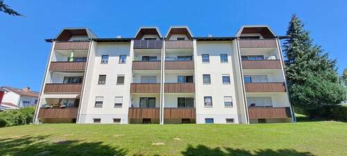 Hausansicht - 3 Zimmer Etagenwohnung zum Kaufen in Eggenfelden